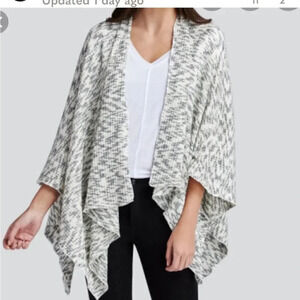 WOVEN HEART BY NORDSTROM OPEN FRONT KNIT WRAP LIGHT GREY AND WHITE O/S
